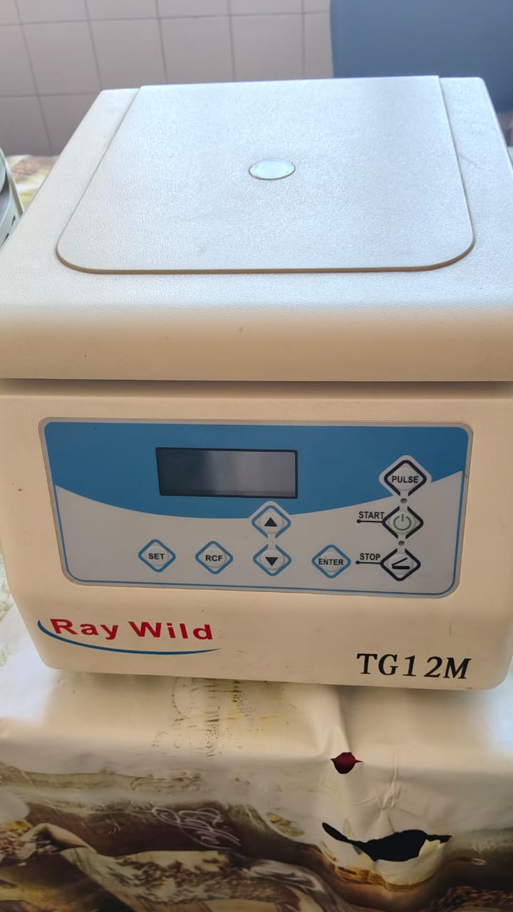 Microhematocrit centrifuge